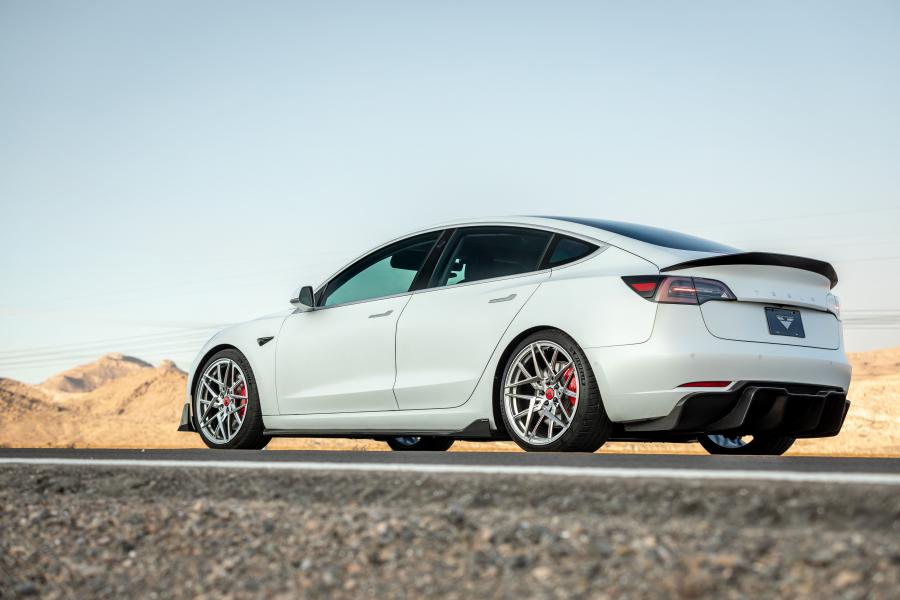  Tesla Model 3 VOLTA by Vorsteiner 2019 года  (фото 38 из 40)
